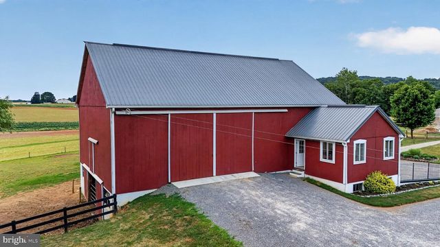 967 FARMDALE RD, Mount Joy, PA 17552