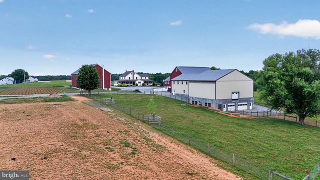 967 FARMDALE RD, Mount Joy, PA 17552