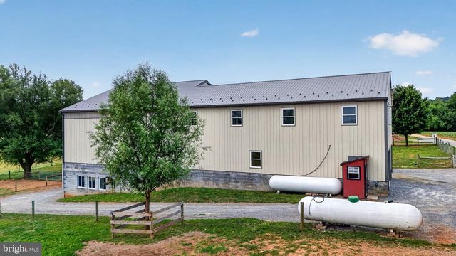 967 FARMDALE RD, Mount Joy, PA 17552