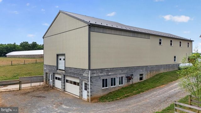 967 FARMDALE RD, Mount Joy, PA 17552
