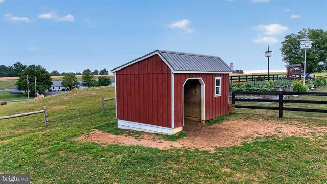 967 FARMDALE RD, Mount Joy, PA 17552