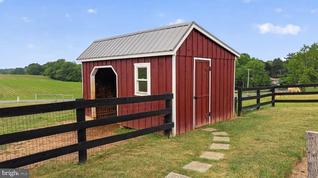 967 FARMDALE RD, Mount Joy, PA 17552