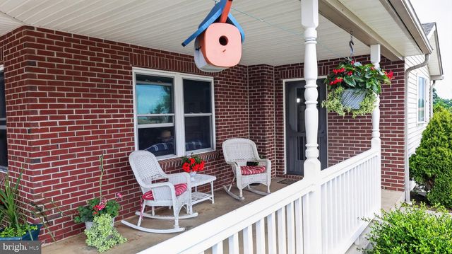 967 FARMDALE RD, Mount Joy, PA 17552
