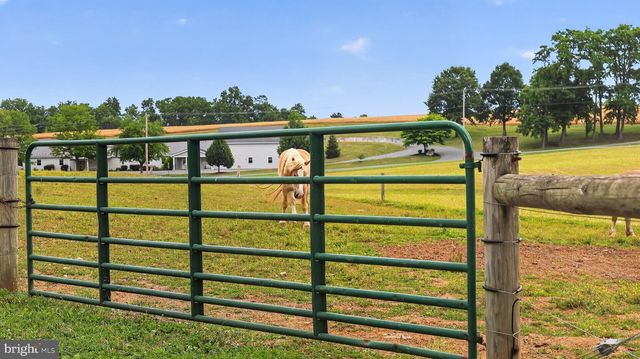967 FARMDALE RD, Mount Joy, PA 17552
