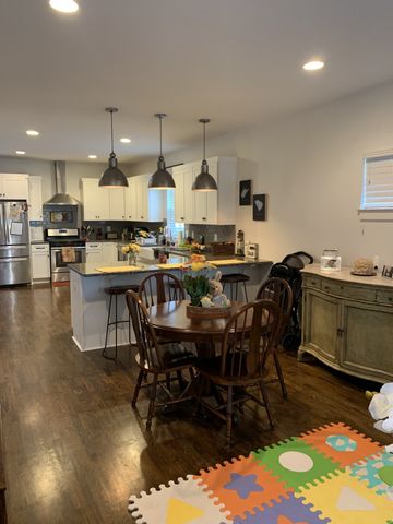 933B Thomas Ave, Nashville, TN 37216