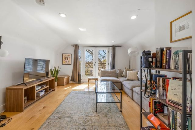 151 Magazine St 3, Cambridge, MA 02139