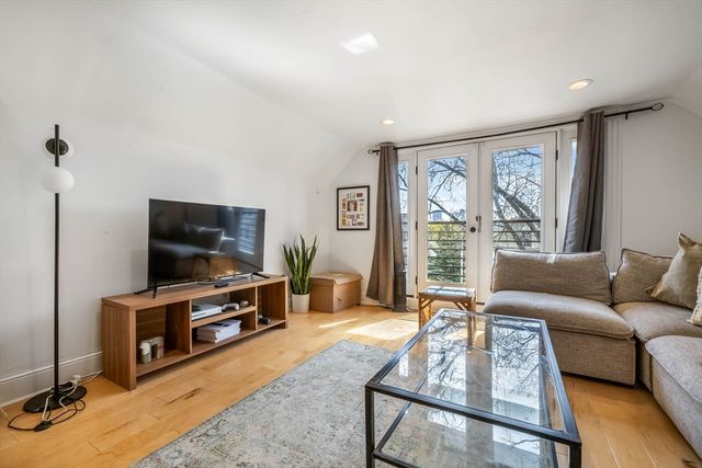 151 Magazine St 3, Cambridge, MA 02139