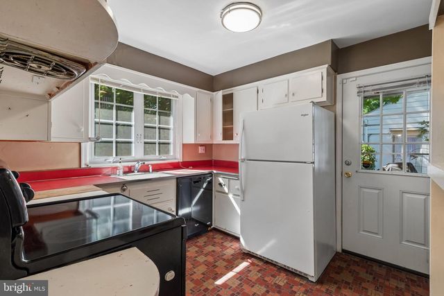8219 BROOKSIDE RD, Elkins Park, PA 19027