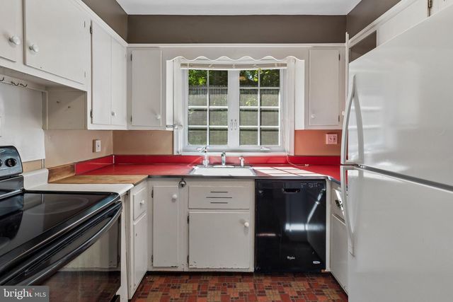 8219 BROOKSIDE RD, Elkins Park, PA 19027