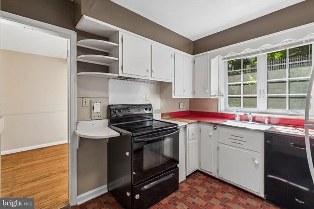 8219 BROOKSIDE RD, Elkins Park, PA 19027