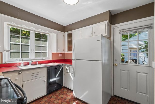8219 BROOKSIDE RD, Elkins Park, PA 19027