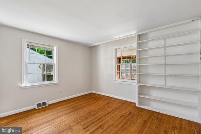 8219 BROOKSIDE RD, Elkins Park, PA 19027