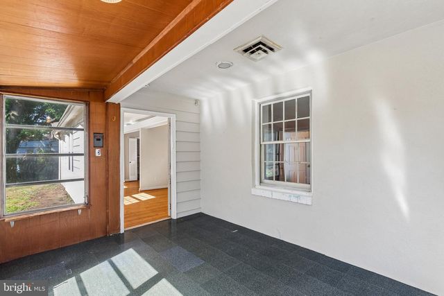 8219 BROOKSIDE RD, Elkins Park, PA 19027