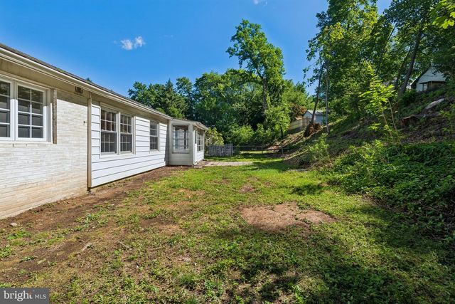 8219 BROOKSIDE RD, Elkins Park, PA 19027