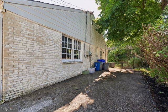 8219 BROOKSIDE RD, Elkins Park, PA 19027