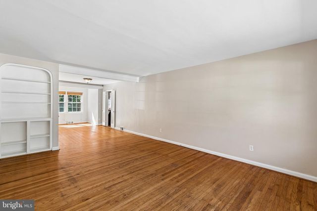 8219 BROOKSIDE RD, Elkins Park, PA 19027