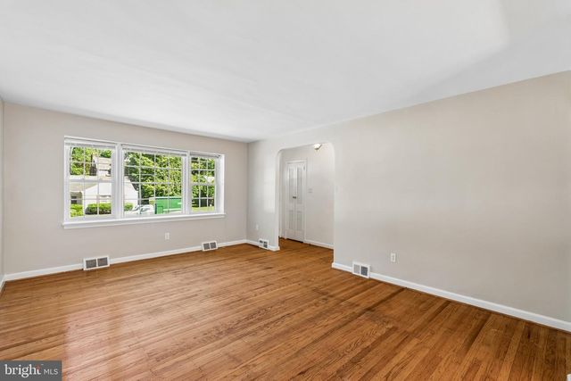 8219 BROOKSIDE RD, Elkins Park, PA 19027