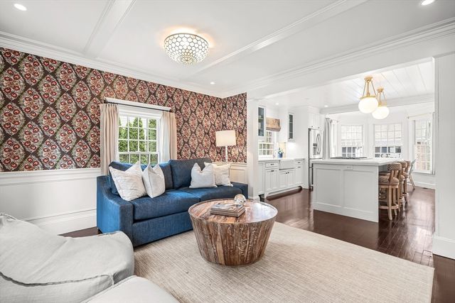 24 Cleveland Rd, Needham, MA 02492