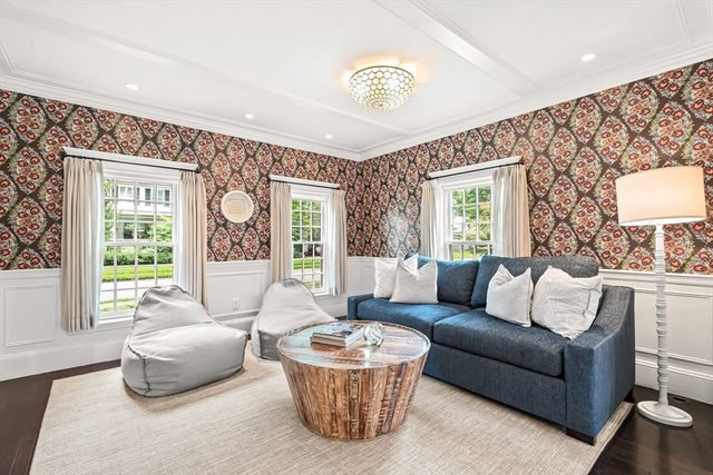 24 Cleveland Rd, Needham, MA 02492
