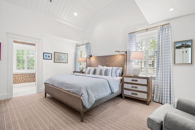 24 Cleveland Rd, Needham, MA 02492