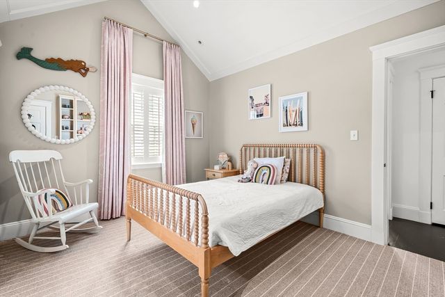 24 Cleveland Rd, Needham, MA 02492