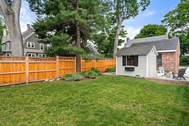 24 Cleveland Rd, Needham, MA 02492