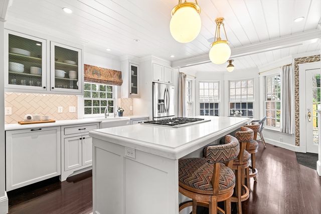 24 Cleveland Rd, Needham, MA 02492