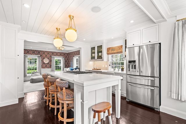 24 Cleveland Rd, Needham, MA 02492