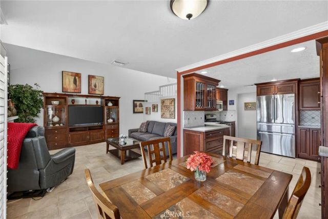 832 Trinity, Claremont, CA 91711