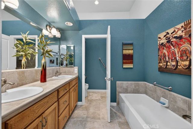 832 Trinity, Claremont, CA 91711