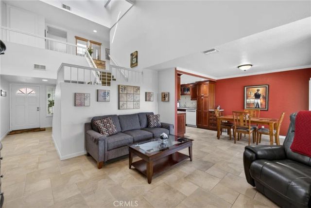 832 Trinity, Claremont, CA 91711