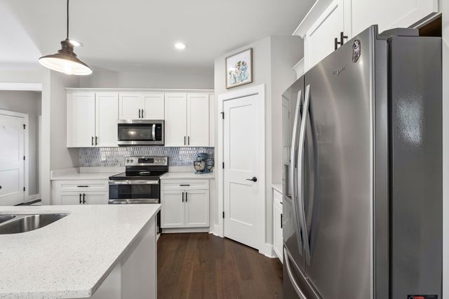 20 Sycamore Rdg, W, Burns, TN 37029