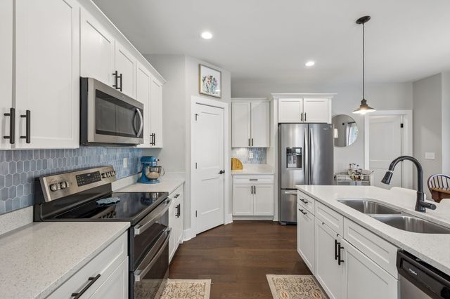 20 Sycamore Rdg, W, Burns, TN 37029