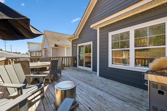 20 Sycamore Rdg, W, Burns, TN 37029