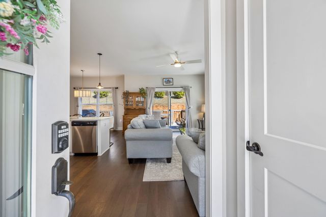 20 Sycamore Rdg, W, Burns, TN 37029