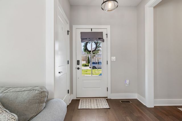 20 Sycamore Rdg, W, Burns, TN 37029