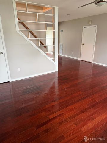 120 W Warren Street, Iselin, NJ 08830