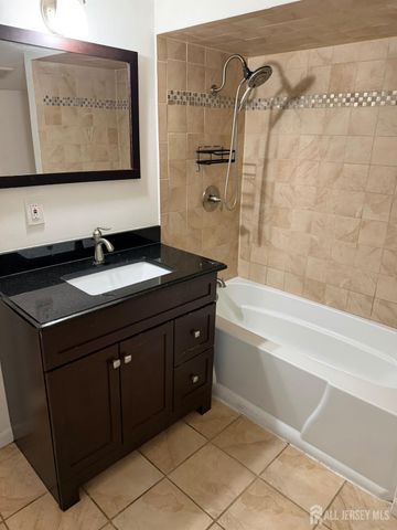120 W Warren Street, Iselin, NJ 08830