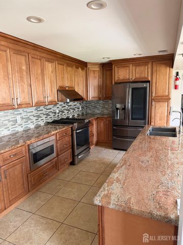120 W Warren Street, Iselin, NJ 08830