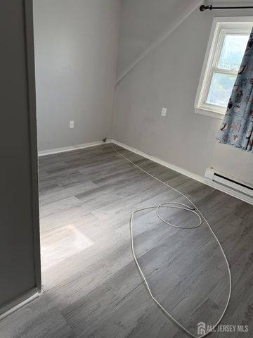 120 W Warren Street, Iselin, NJ 08830