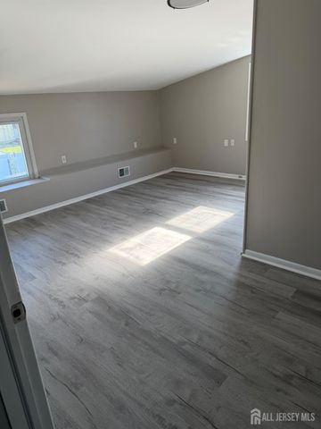 120 W Warren Street, Iselin, NJ 08830