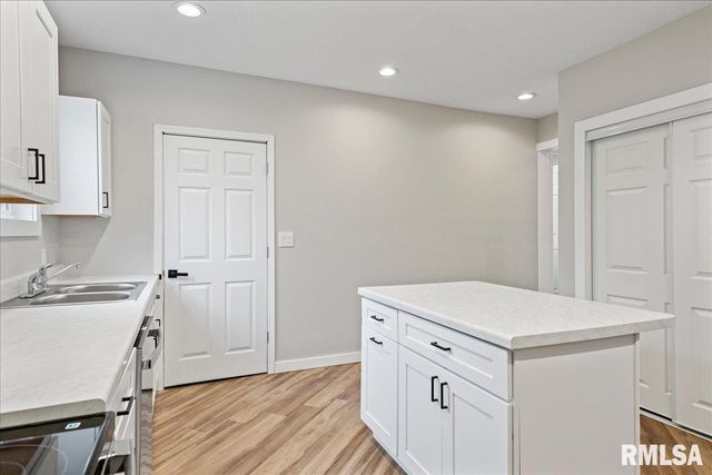 1022 N WALNUT Street, Springfield, IL 62702