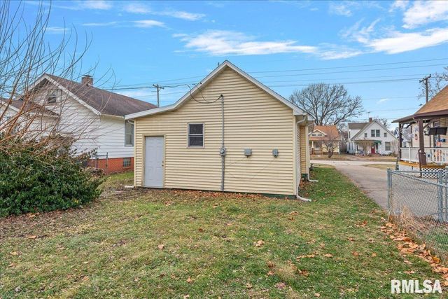 1022 N WALNUT Street, Springfield, IL 62702