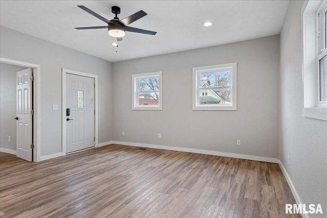 1022 N WALNUT Street, Springfield, IL 62702