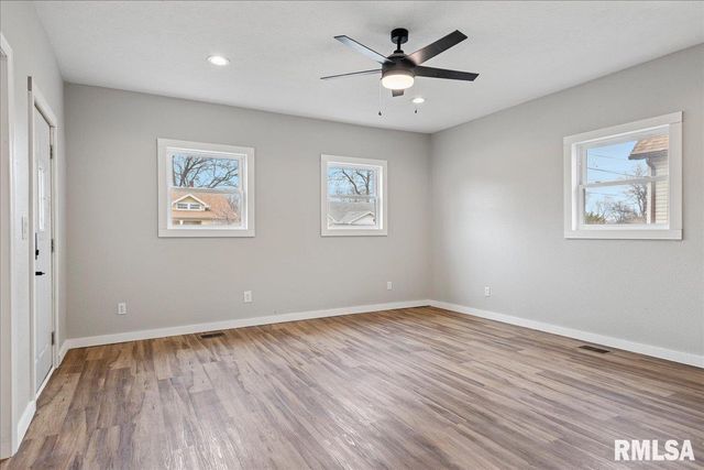 1022 N WALNUT Street, Springfield, IL 62702