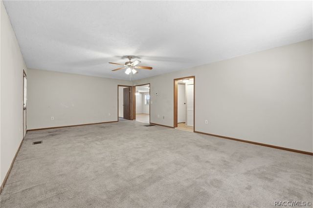 4708 S Evergreen Avenue, Homosassa, FL 34446