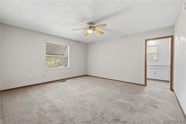 4708 S Evergreen Avenue, Homosassa, FL 34446