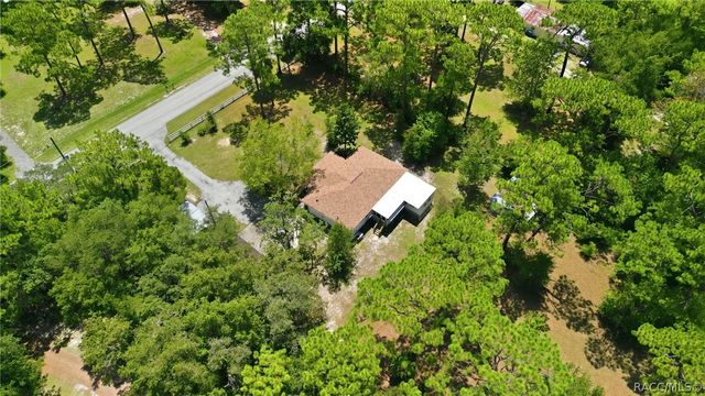 4708 S Evergreen Avenue, Homosassa, FL 34446