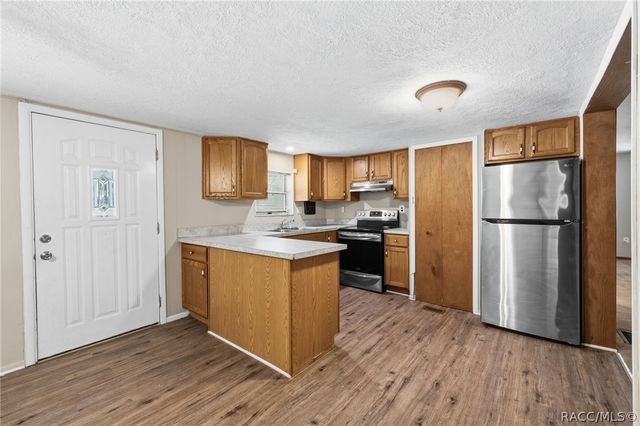 4708 S Evergreen Avenue, Homosassa, FL 34446