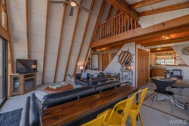 1126 Mitten Ridge Drive, Innsbrook, MO 63390